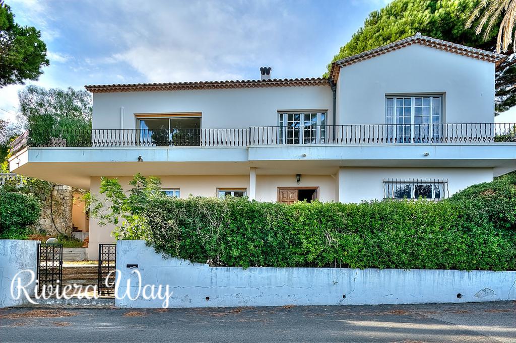 8 room villa in Cannes, photo #2, listing #80264772