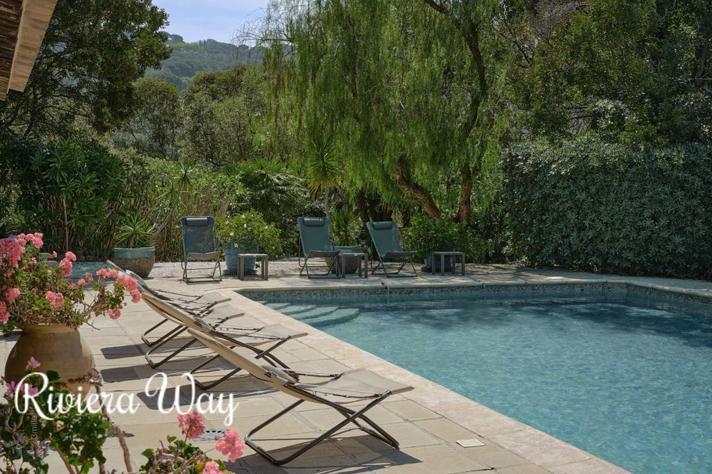 10 room villa in La Croix-Valmer, photo #2, listing #89383980