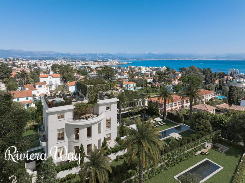 4 room penthouse in Cap d'Antibes, photo #10, listing #89791422