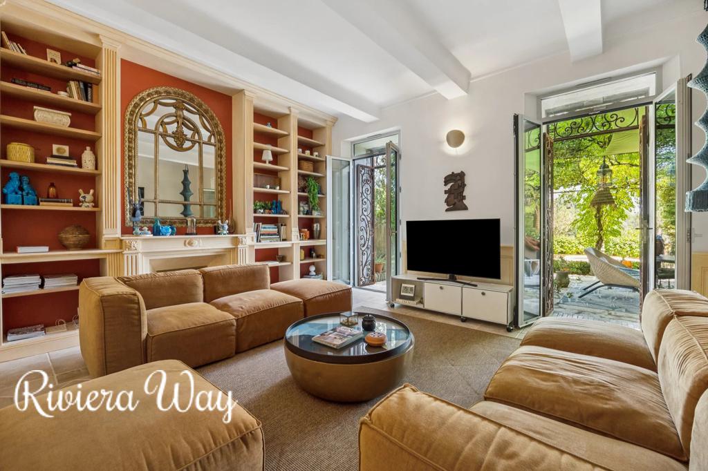 9 room villa in Figanières, photo #7, listing #103689684
