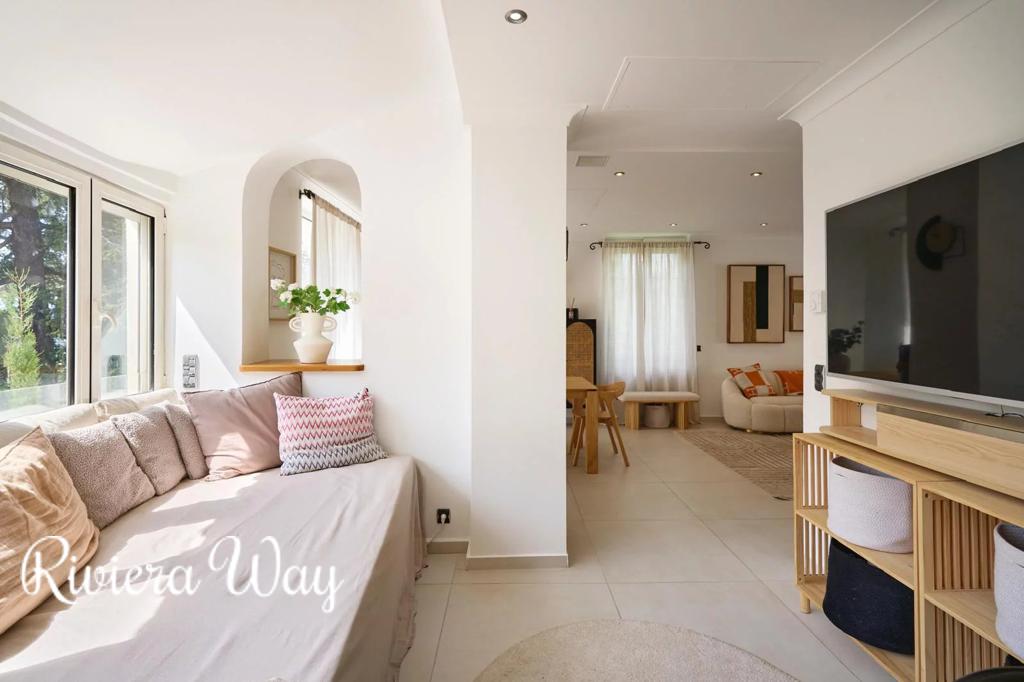 7 room villa in Le Cannet, photo #2, listing #103257000