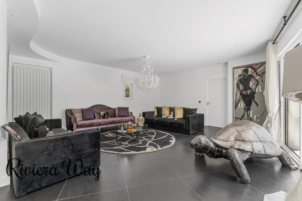 Villa in Mougins, photo #7, listing #103573218