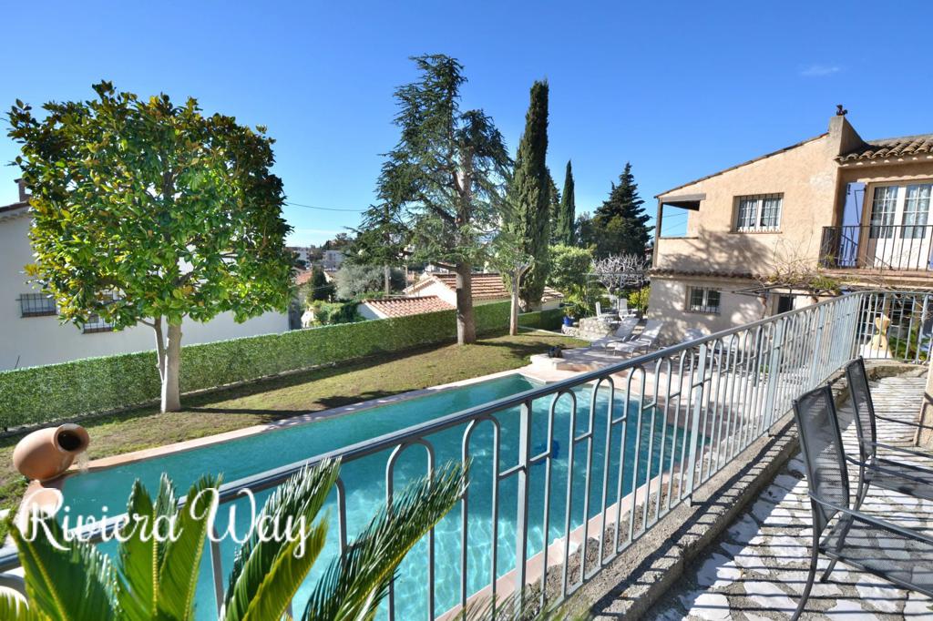 10 room villa in Antibes, 55 m², photo #1, listing #99156834