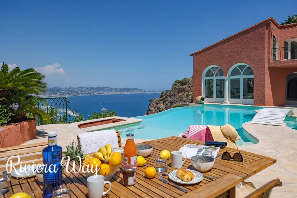 8 room villa in Theoule-sur-Mer, photo #2, listing #106534512