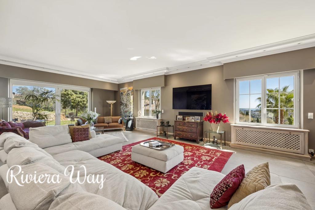7 room villa in Mougins, photo #6, listing #106050336