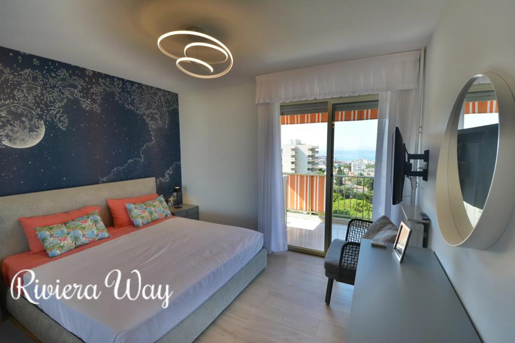 3 room apartment in Antibes, photo #5, listing #106626156