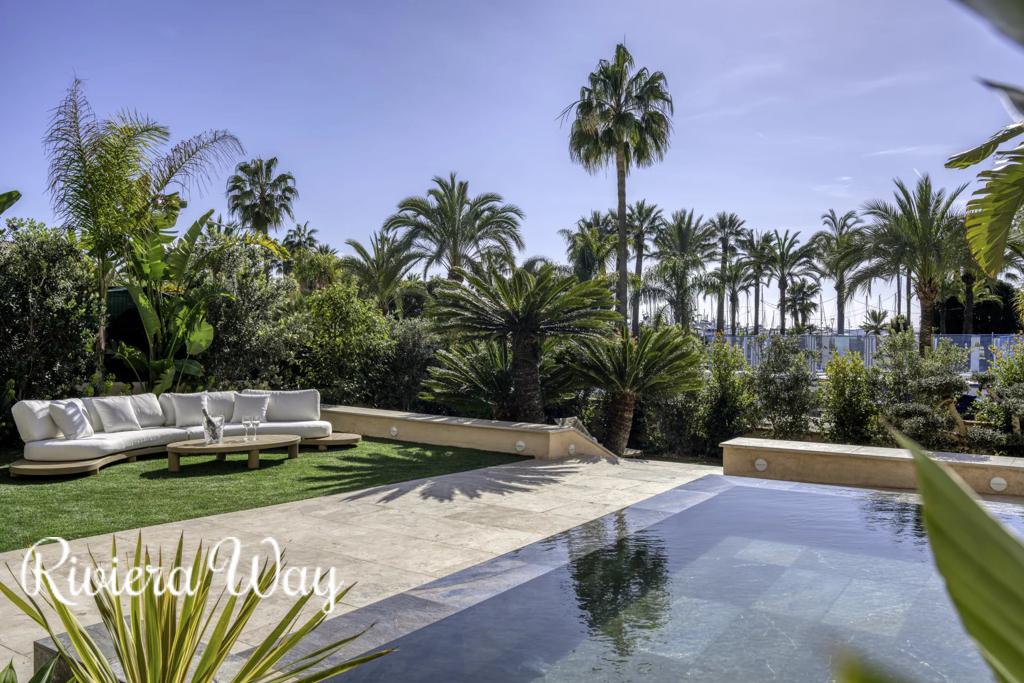 7 room apartment in Boulevard de la Croisette, photo #1, listing #107145318