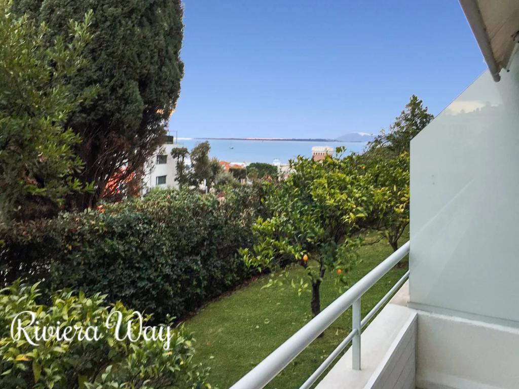 2 room apartment in Antibes, photo #5, listing #106188726