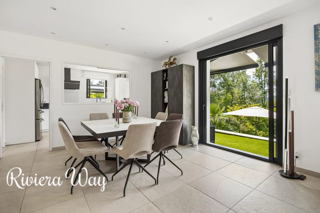 6 room villa in Grasse, photo #5, listing #106408092