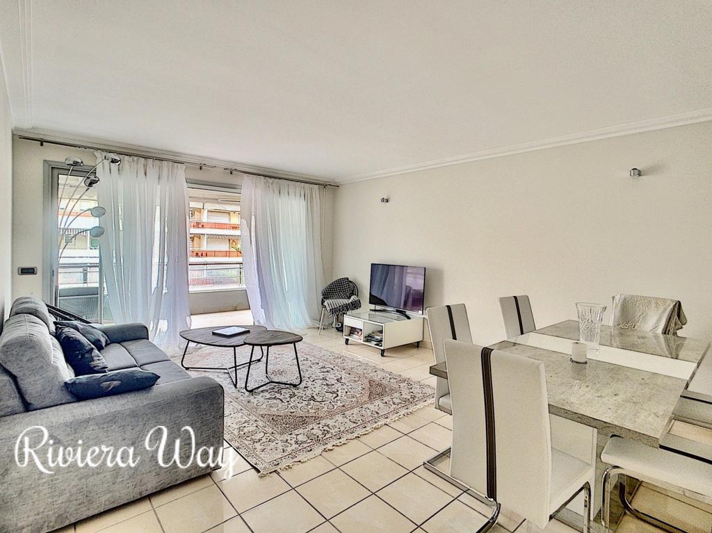 3 room apartment in Cannes, photo #2, listing #105801066