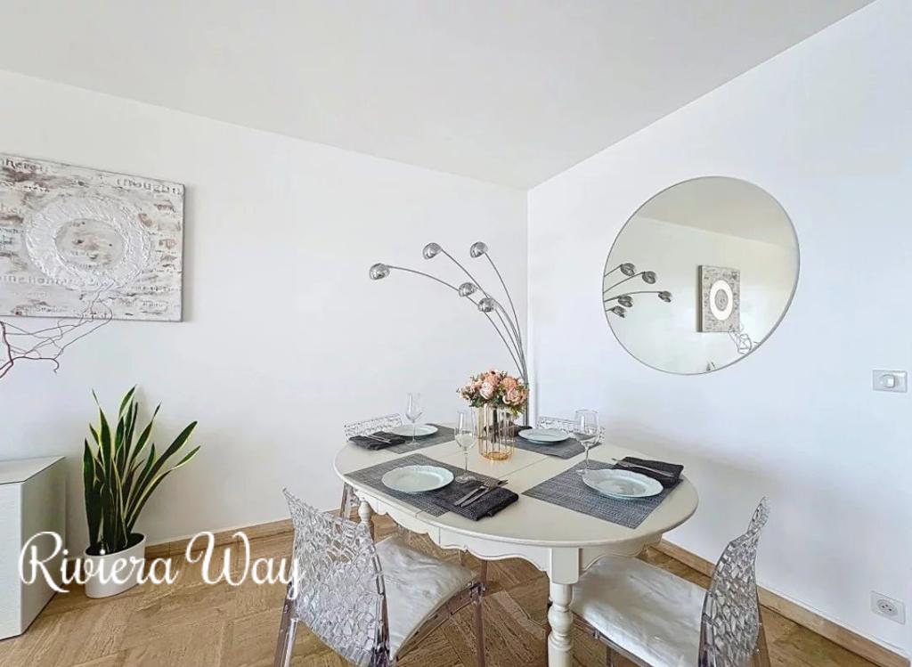 2 room apartment in Villefranche-sur-Mer, photo #9, listing #104456940