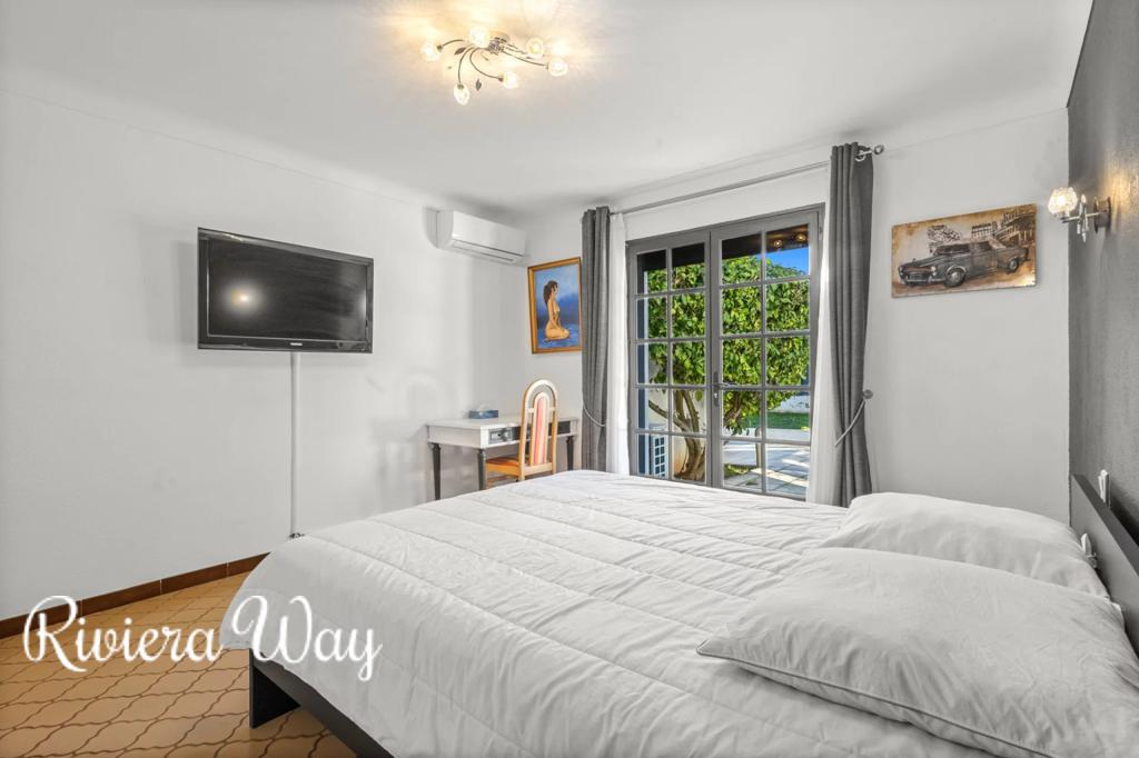 6 room villa in Mougins, photo #8, listing #105091560
