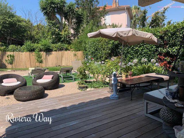 4 room villa in Antibes, photo #3, listing #102995760