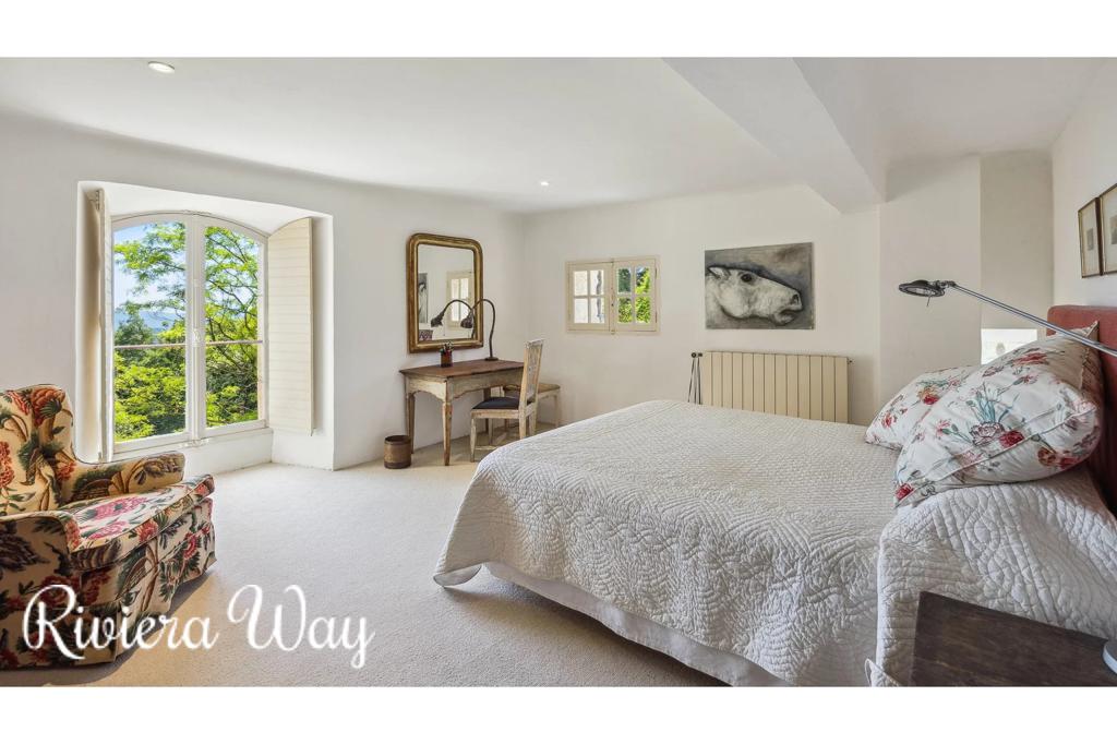 10 room villa in Fayence, photo #1, listing #103221594