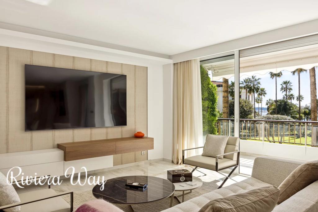 4 room apartment in Cannes, photo #4, listing #103125666