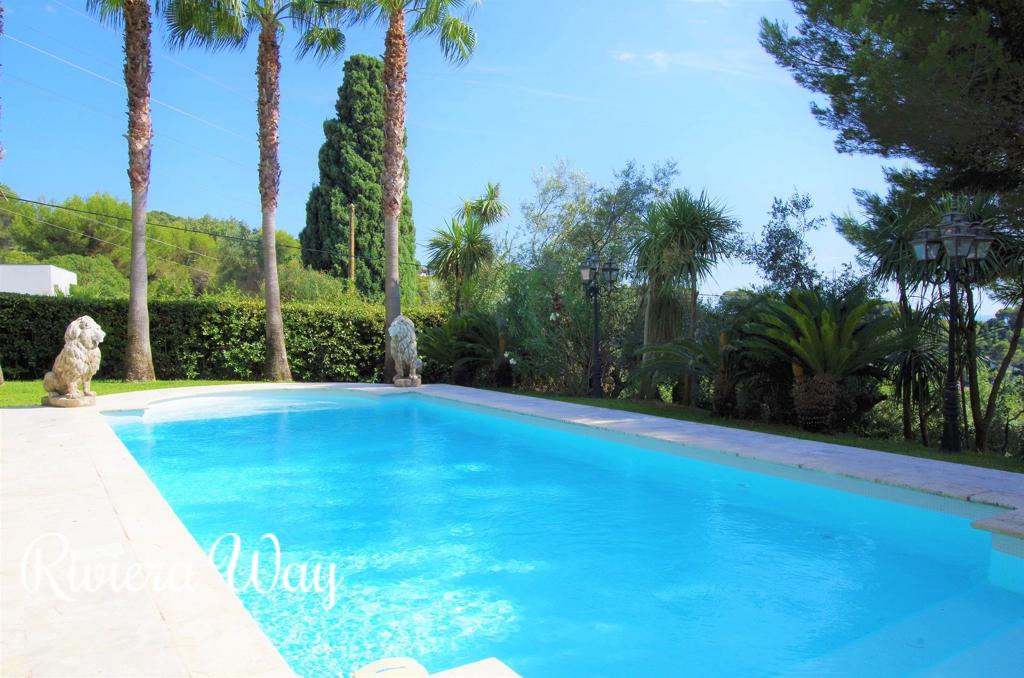 8 room villa in Mougins, photo #3, listing #79156812