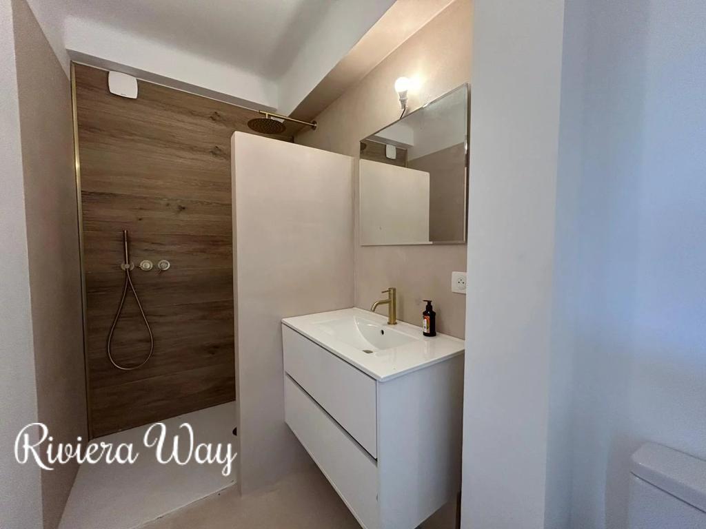 5 room villa in Cap d'Antibes, photo #10, listing #104214138