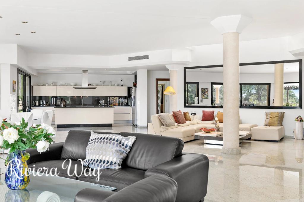 8 room villa in Mougins, photo #2, listing #101672046