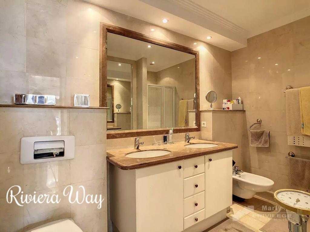 3 room apartment in Boulevard de la Croisette, photo #10, listing #94689966