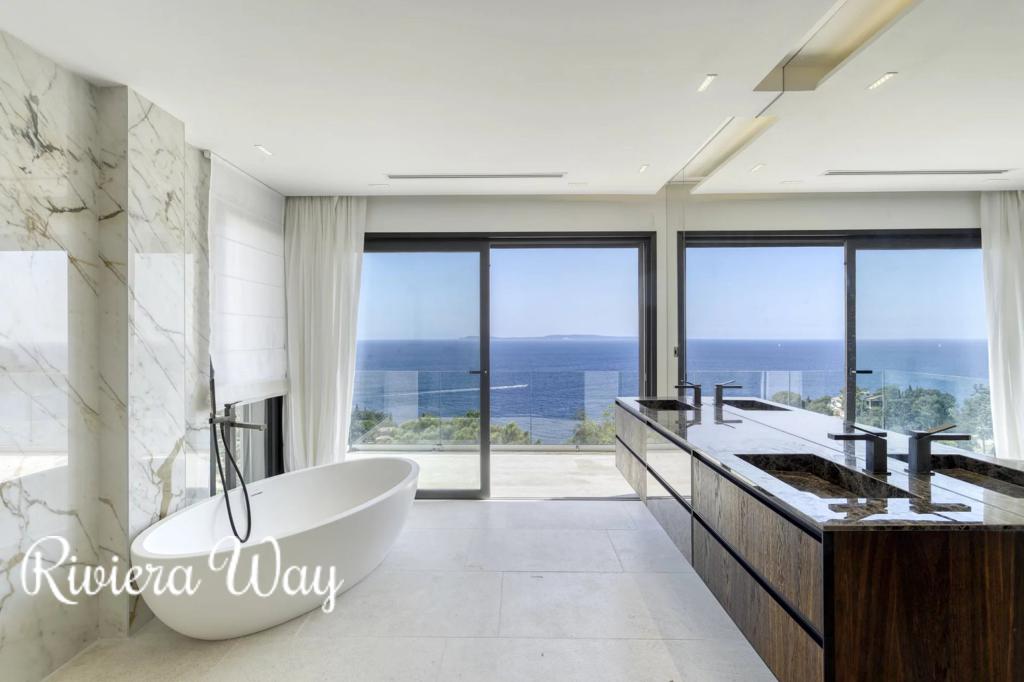5 room villa in Rayol-Canadel-sur-Mer, photo #1, listing #90031116