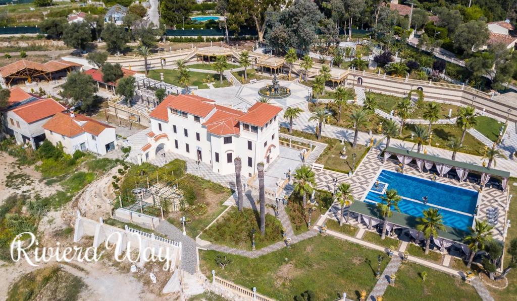 17 room villa in Antibes, photo #3, listing #104095278