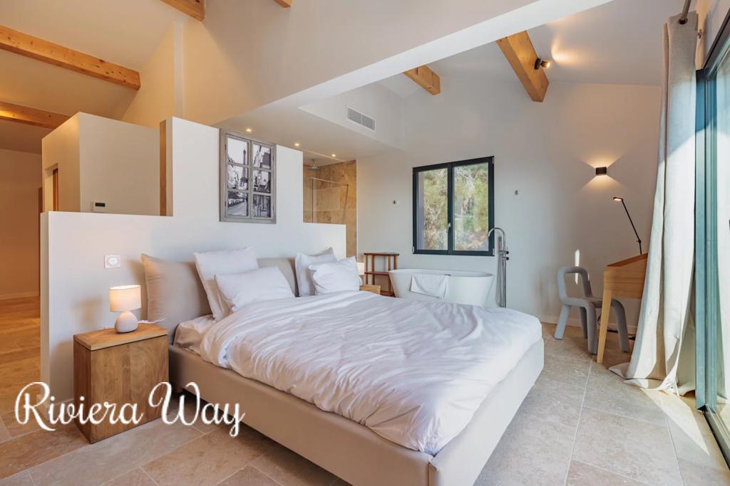 6 room villa in Grimaud, photo #3, listing #104480754
