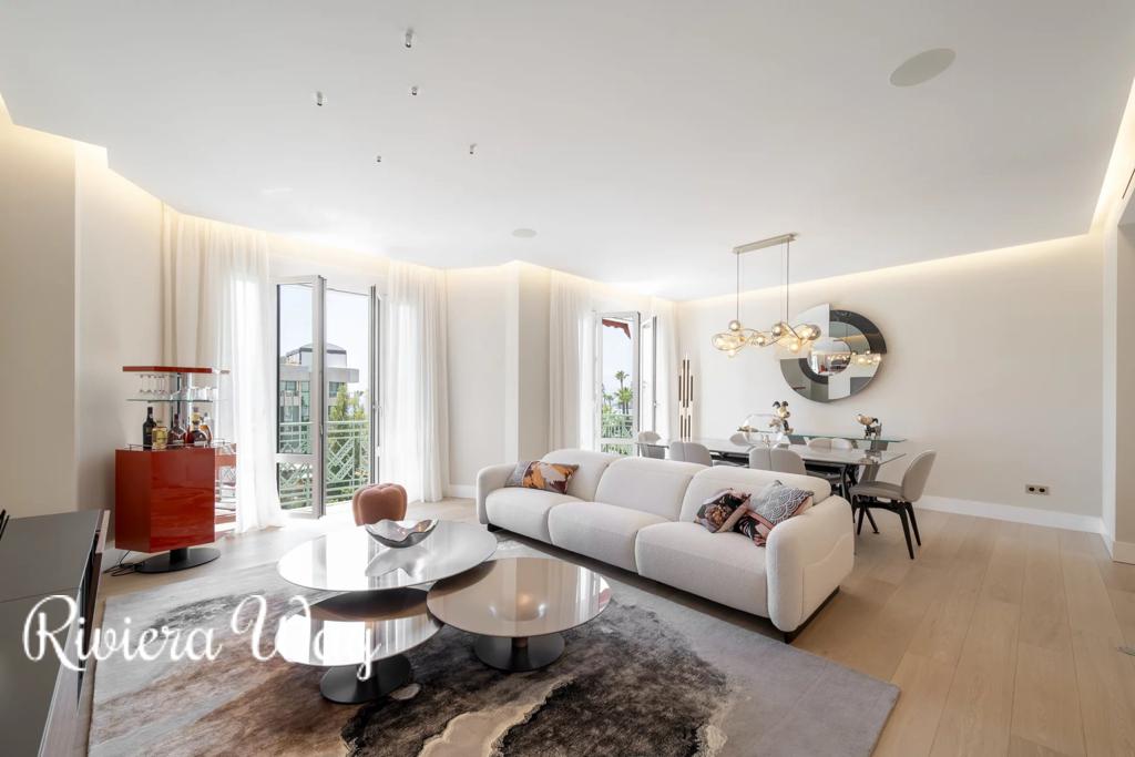 5 room apartment in Cannes, photo #2, listing #103420590