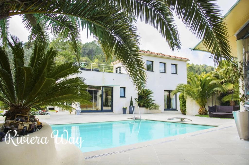 Villa in Èze, photo #3, listing #102704448