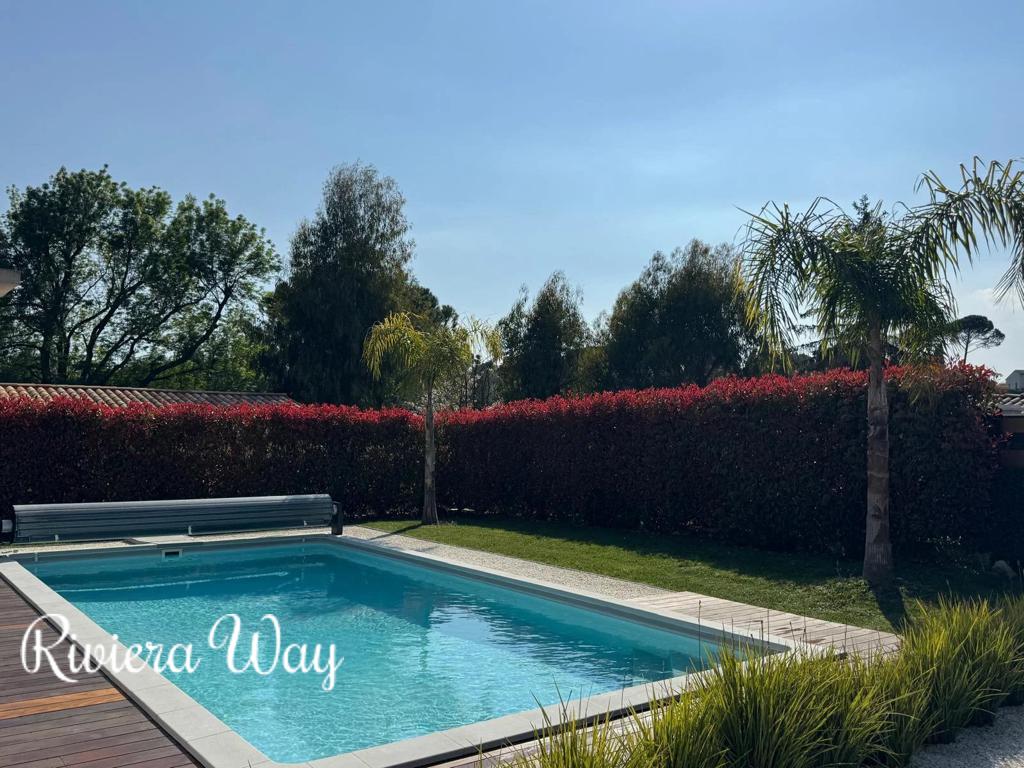 5 room villa in Saint-Paul-de-Vence, photo #7, listing #103133940