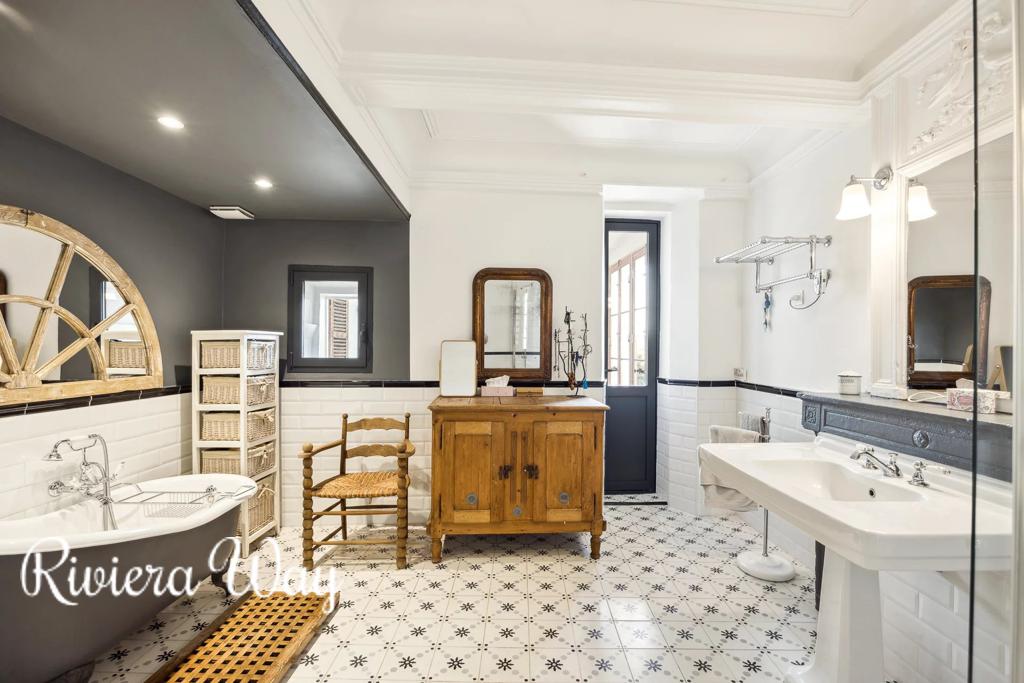 13 room villa in La Colle-sur-Loup, photo #9, listing #102628680
