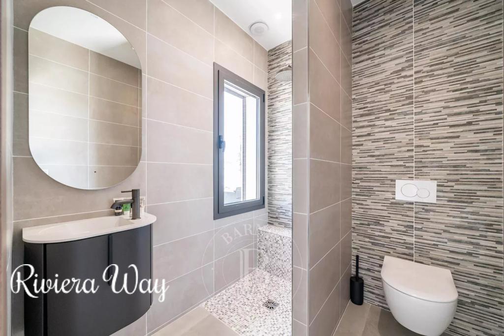 6 room villa in Cannes, photo #3, listing #102935154