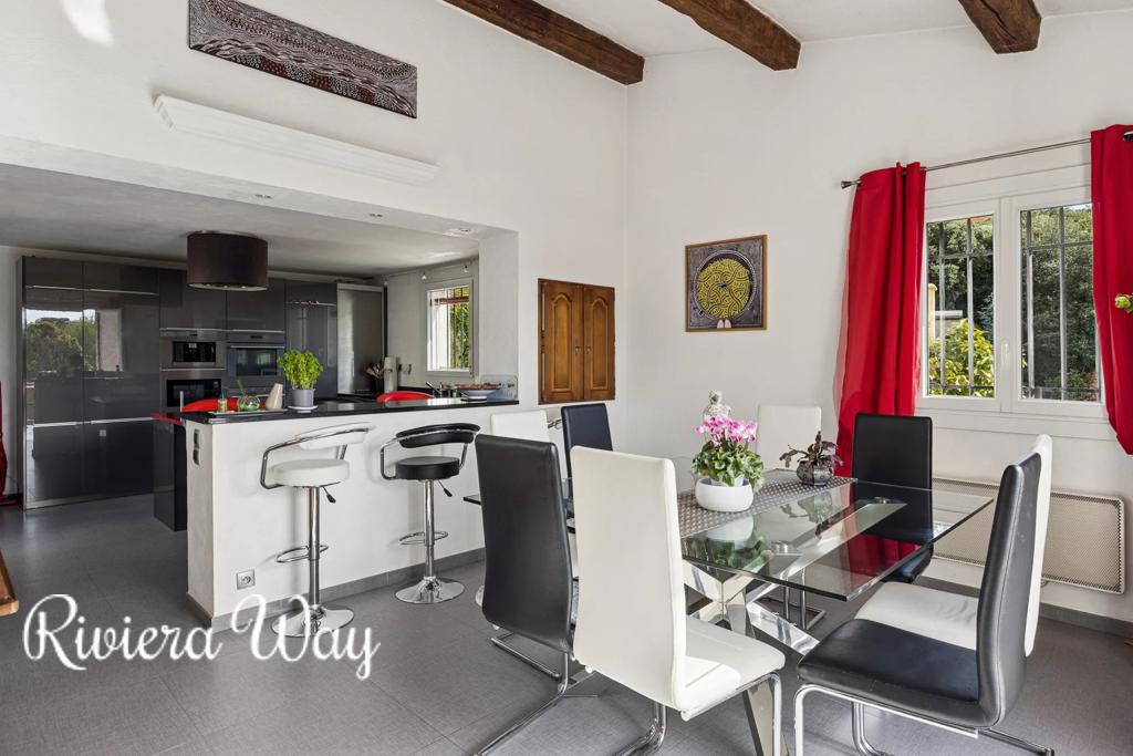 Villa in La Gaude, photo #5, listing #104429052
