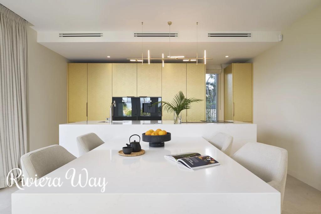 6 room villa in Cap d'Antibes, photo #7, listing #105546714