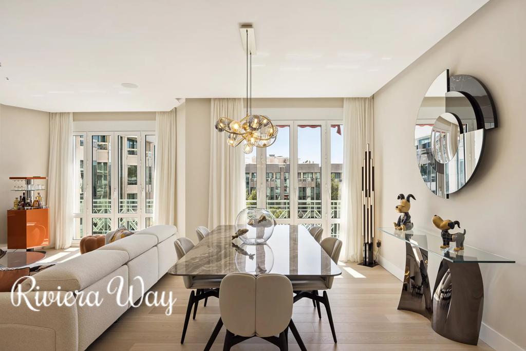 5 room apartment in Cannes, photo #8, listing #104256516