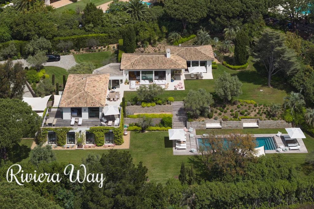 8 room villa in Saint-Tropez, photo #9, listing #81756528
