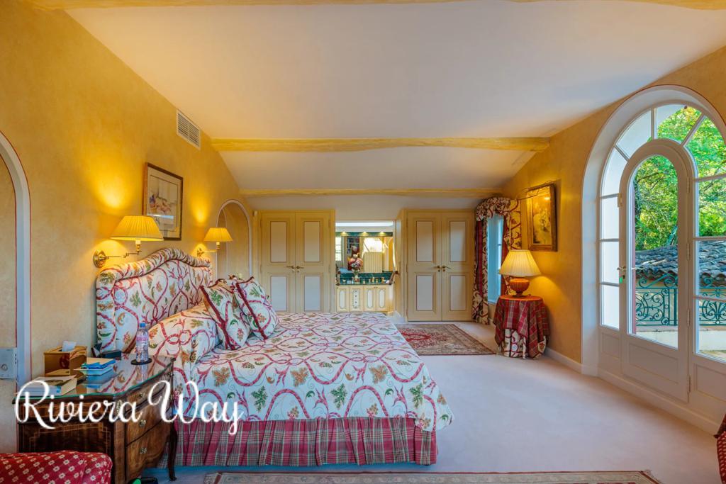 5 room villa in Grimaud, photo #4, listing #96063240