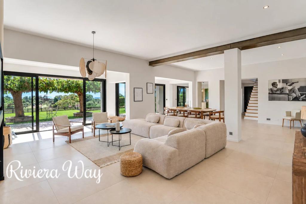 8 room villa in La Croix-Valmer, photo #6, listing #107086896