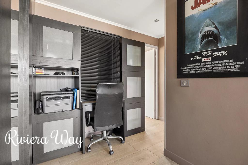 7 room apartment in Antibes, photo #7, listing #107149560