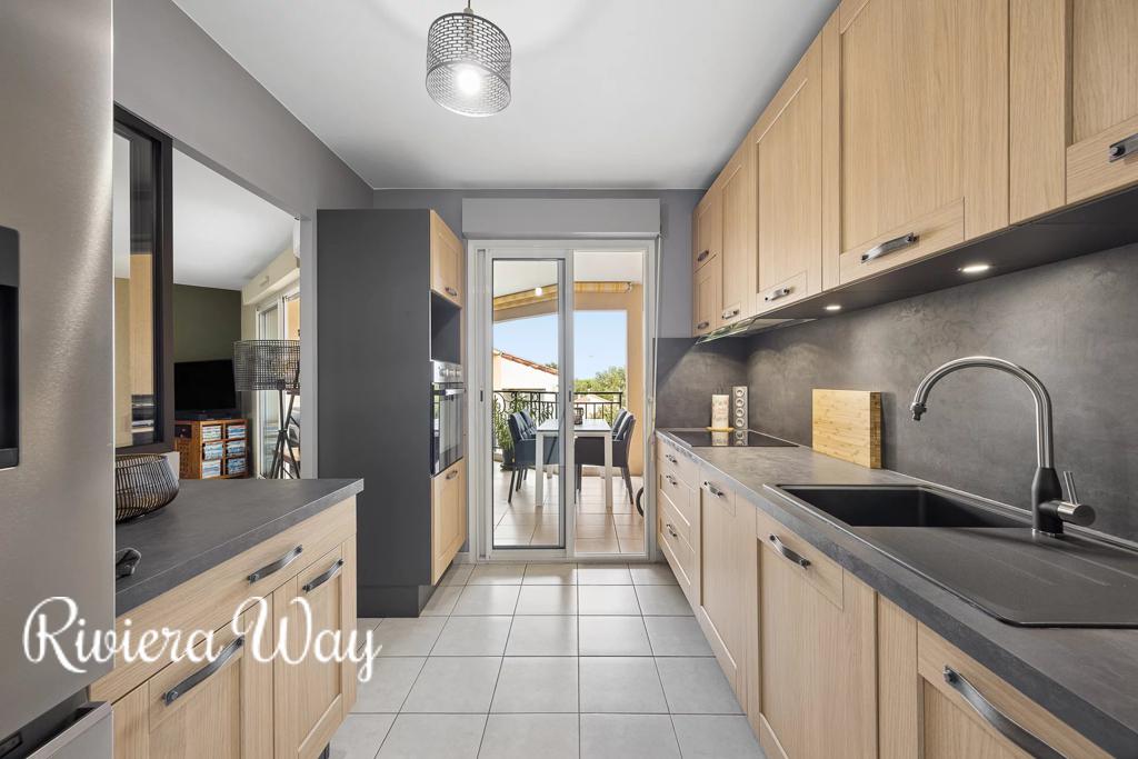 3 room apartment in Antibes, photo #7, listing #107146872
