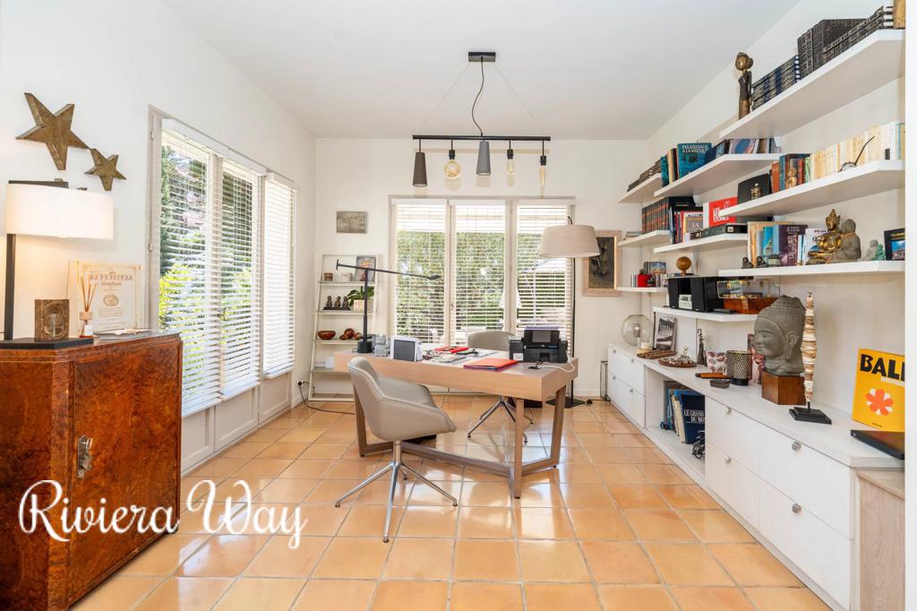 5 room villa in Le Cannet, photo #9, listing #104244588