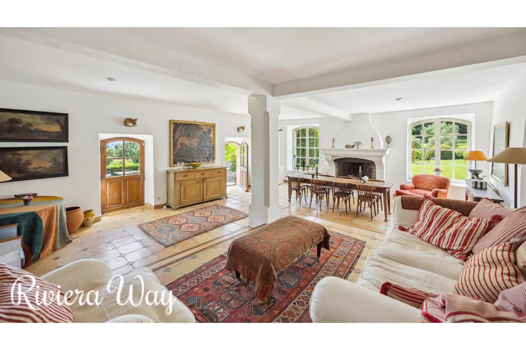 10 room villa in Fayence, photo #3, listing #103221594
