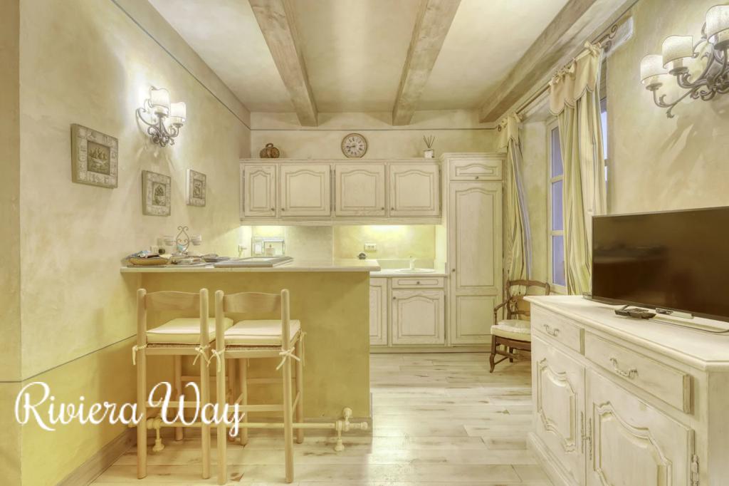 3 room apartment in Saint-Tropez, photo #3, listing #86659902