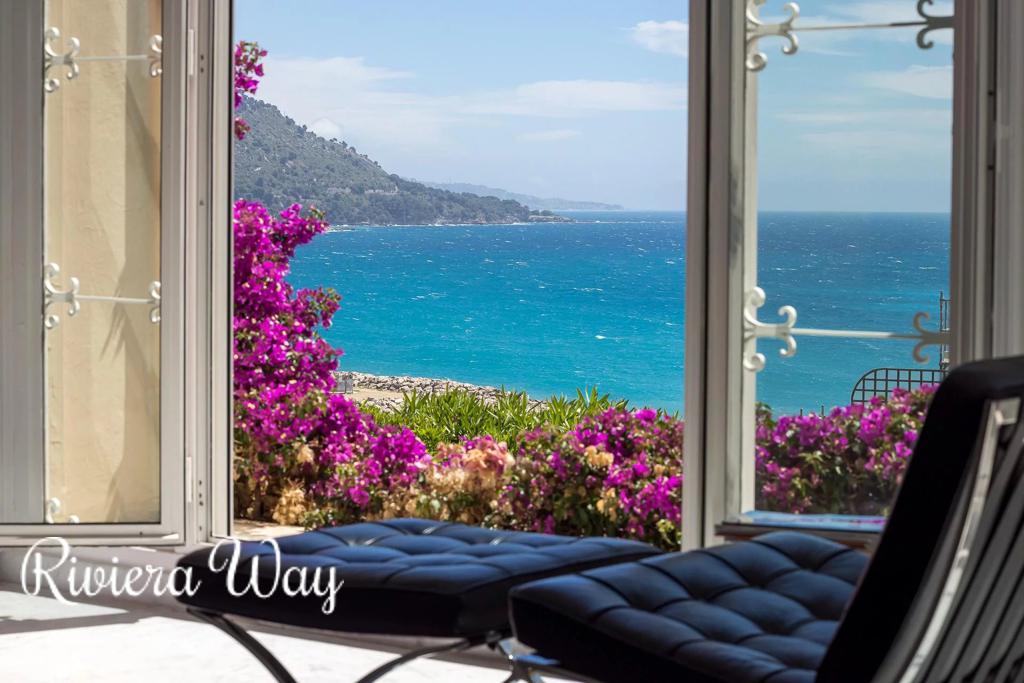 5 room apartment in Menton, photo #3, listing #106298304