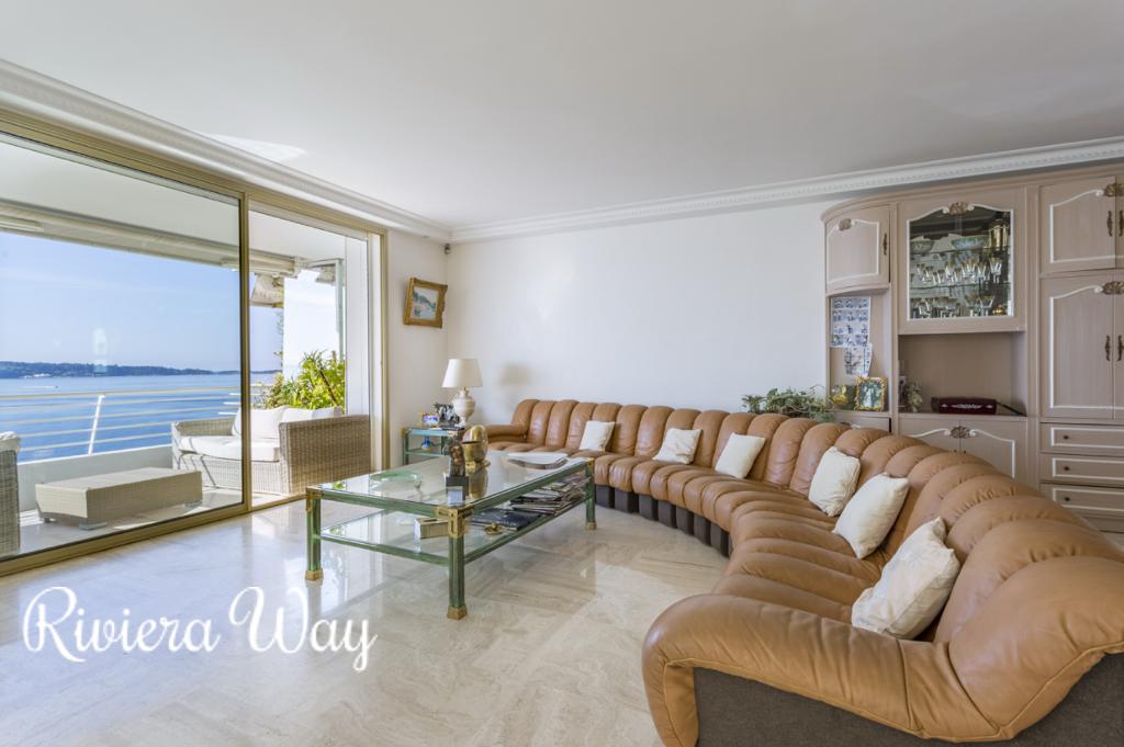 Apartment in Cannes, 180 m², photo #1, listing #70217994