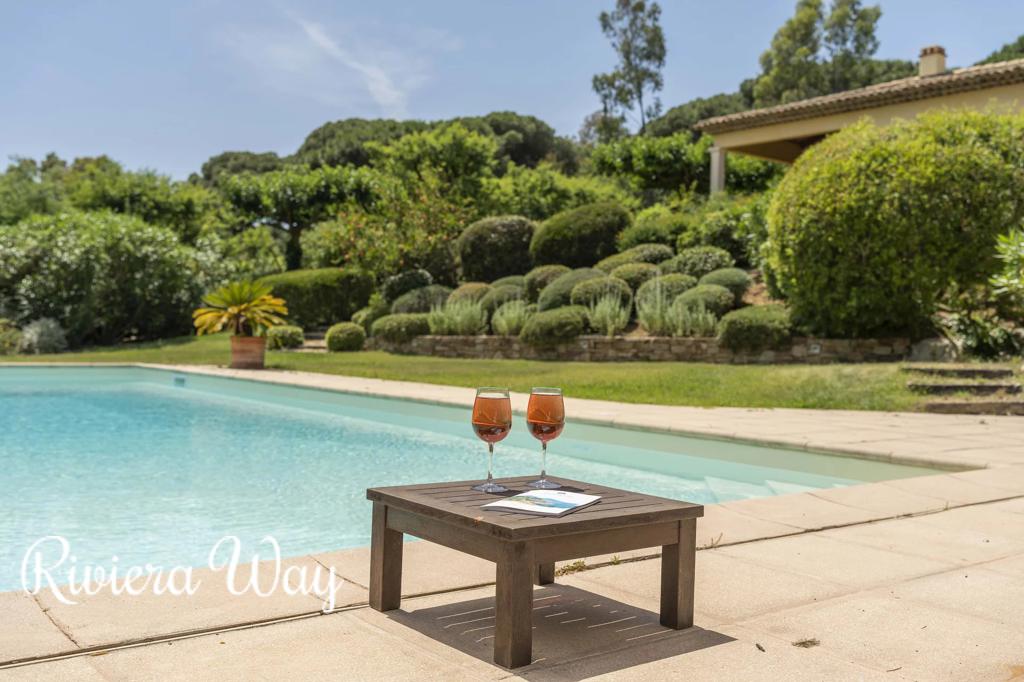 8 room villa in La Croix-Valmer, photo #7, listing #103229952