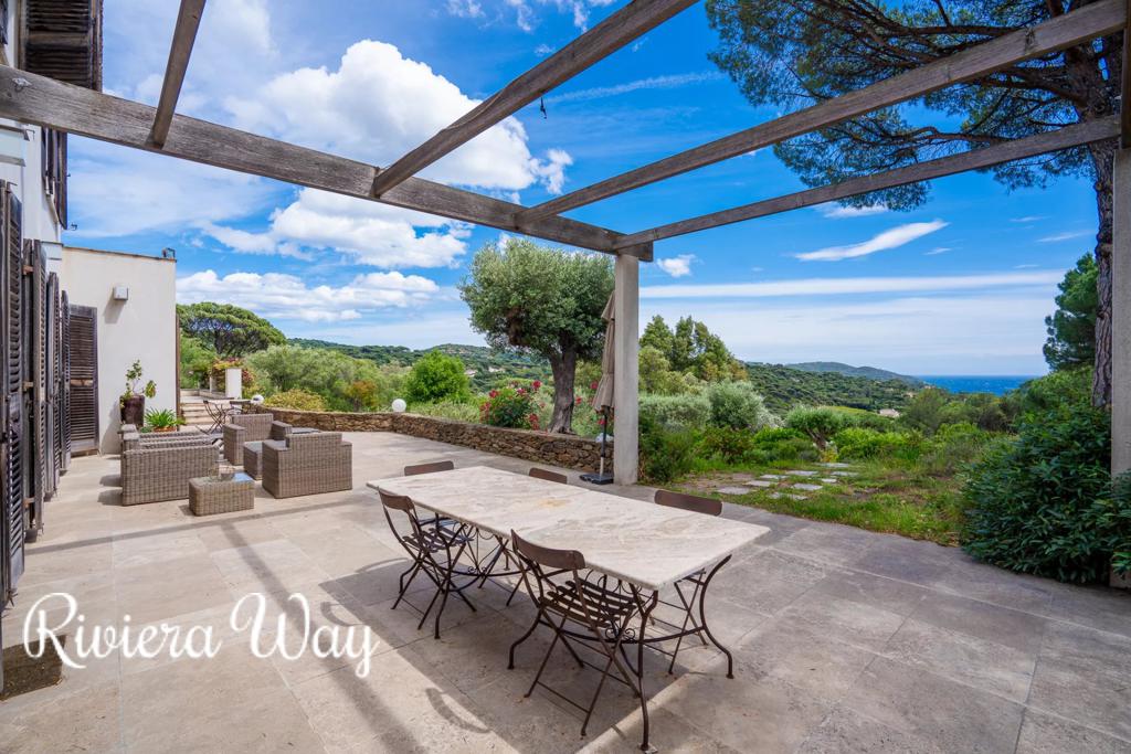 7 room villa in La Croix-Valmer, photo #10, listing #106343202