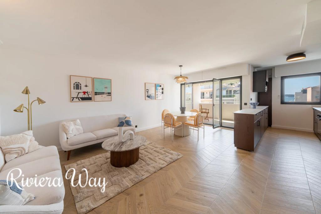 3 room apartment in Cannes, photo #1, listing #106781136