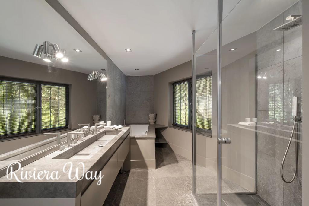 7 room villa in Mougins, photo #7, listing #102995802