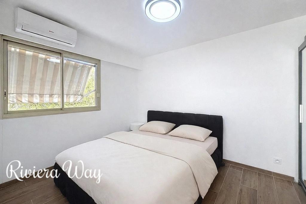 2 room apartment in Cannes, photo #7, listing #107013102
