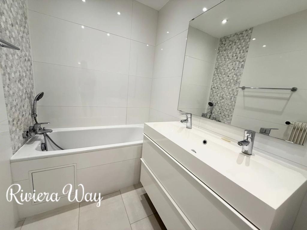 4 room apartment in Antibes, photo #4, listing #103061112